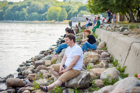 2022-06-26. Moscow, Russia. Walking in the park on a summer day by the river and experiencing the joy of walking. summer heat, summerのeditorial素材