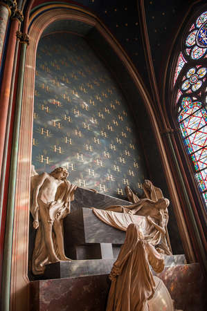 Paris, France - November 4, 2012: Sculpture composition in Cathedral of Notre Dame de Paris. Selective focusのeditorial素材