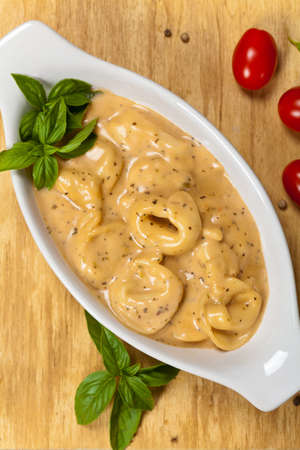 Creamy Cheese & Basil Tortelliniの写真素材
