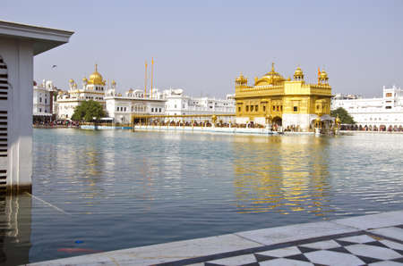 sikh Golden temple and sacred pond in Amritsar, Punjab,Indiaのeditorial素材
