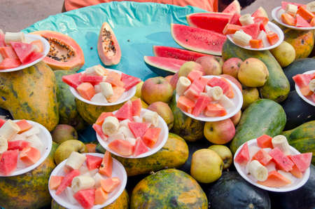 delisious papaya, bananas and apples in asia street market, Indiaの写真素材