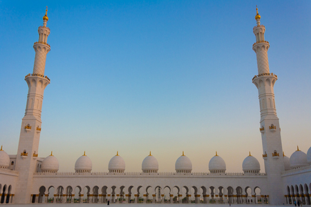 A photo taken on May 26, 2010 shows a view from the courtyard of the Sheikh Zayed Grand Mosque in the UAE capital Abu Dhabiのeditorial素材