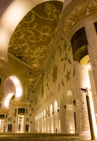 Beautiful interior, Sheikh Zayed Grand Mosque, Abu Dhabi, United Arab Emiratesのeditorial素材