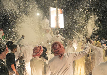 UAE national Day people celebrating in Abu Dhabi Streets in December 2, 2011 in UAE, Abu Dhabiのeditorial素材