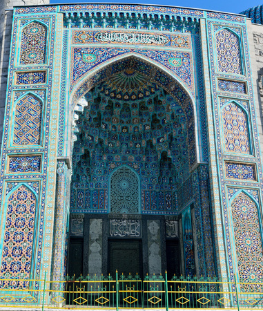 St Petersburg, Russia - March 27, 2018. Exterior portal of the St Petersburg mosque, with mosaic ceramics.のeditorial素材