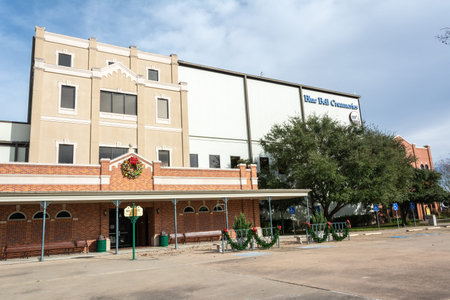Brenham, Texas, United States of America - December 27, 2016. Exterior view of the Blue Bell Creameries factory in Brenham, TX.のeditorial素材
