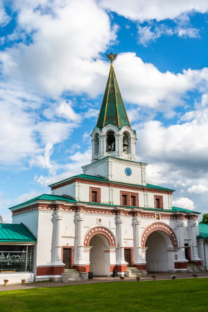 Moscow, Russia â July 6, 2017. The front gates, dating from 1671â73, at Kolomenskoe museum-reserve in Moscow.のeditorial素材