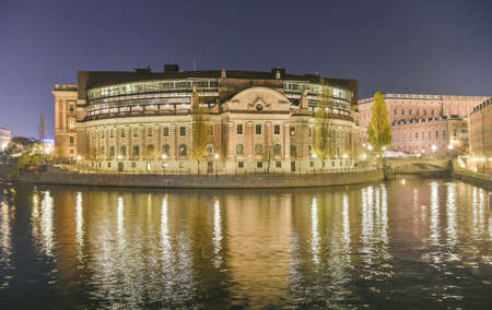 View of Swedish Parliament house Riksdagshuset in Stockholm at night.のeditorial素材