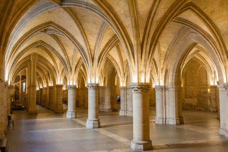 Paris, France â September 30, 2017. The Rayonnant gothic Hall of the Guards (Salle des Gens dâArmes) at the Conciergerie building in Paris. A royal palace in the 14th century, the Conciergerie later became a prison. During the Reign of Terror (1793-94のeditorial素材