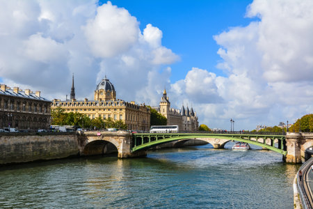 Paris, France â September 30, 2017. River Seine in Paris. View toward Pont Notre-Dame, Ile de la Cite island, commercial court building, Conciergerie palace and prison and Sainte-Chapelle.のeditorial素材