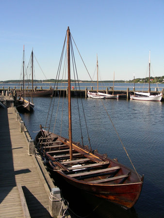  Vikingships in the harbor of Roskilde which is a part of the Viking Museum         の写真素材