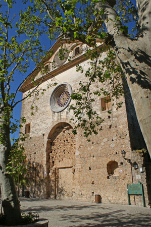 The church in Valldemossa (in Catalan) or Valldemosa (in Spanish) which is a village  and municipality on the island of Majorca, part of the Spanish autonomous community of the Balearic Islands.の写真素材