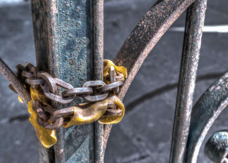 close up of an old chain in hdr toneの写真素材