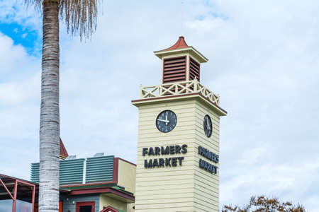 LOS ANGELES, CALIFORNIA - OCTOBER 28, 2016: Farmers Market tower in downtown L.A.のeditorial素材