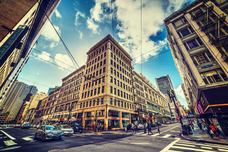 SAN FRANCISCO, CALIFORNIA - OCTOBER 30, 2016: city life in downtown San Franciscoのeditorial素材