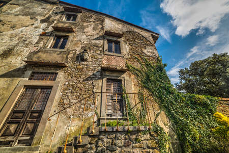 Abandoned house in Tuscany, Italyの写真素材