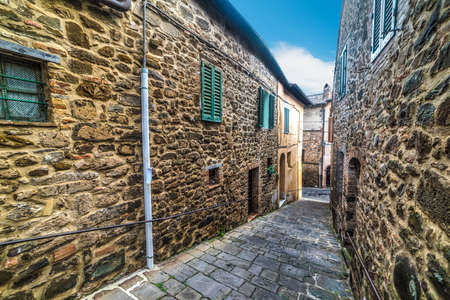Narrow street in Tuscany, Italyのeditorial素材