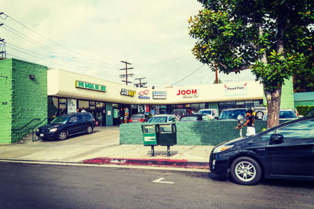 Los Angeles, CA, USA - October 28, 2016: small shopping center in L.A.のeditorial素材