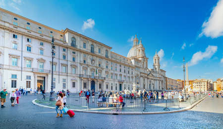 Rome, Italy - October 13, 2017: City life in world famous Piazza Navonaのeditorial素材