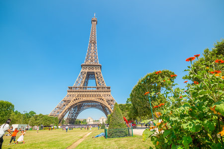 Paris, France - July 06, 2018: World famous Eiffel tower under a blue skyのeditorial素材