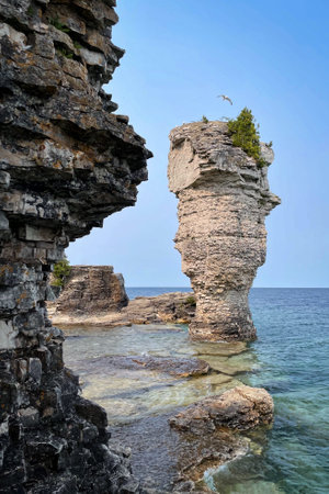 Flowerpot Island at Fathom Five National Marine Park on the Bruce Peninsula, Georgian Bay. Tobermory, Ontario, Canada.の写真素材