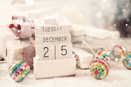 Vintage wooden calendar date 25 and month decemberの写真素材