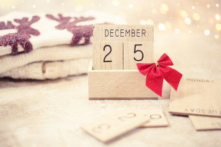 Vintage wooden calendar date 25 and month decemberの写真素材