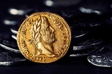 Roman Coin, Gold Aureus of Antoninus Pius, Gold Coin 153 ADの写真素材