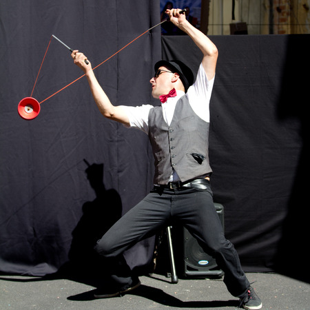 AURILLAC, FRANCE - AUGUST 22  Actor playing diabolo as part of the Aurillac International Street Theater Festival, Cie Kiblos,on august 22, 2013, in Aurillac,France のeditorial素材