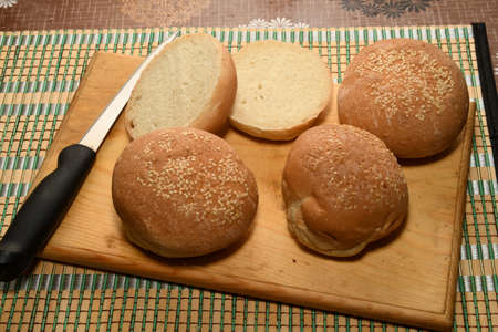 buns on the cutting Boardの写真素材