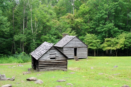 Old wooden barns in the mountain forest, Great Smoky Mountains National Parkのeditorial素材