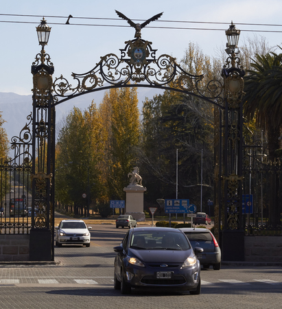 MENDOZA, ARGENTINE, August 06, 2018. Gates of the General San Martin de Mendoza park, The Gates, from 1907 defines the entrance to the Park, General San Martin Park of Mendoza City, MENDOZA.のeditorial素材