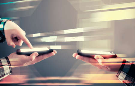 Transfering data from a smartphone to another one