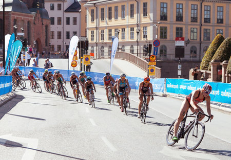 STOCKHOLM - AUG 22: Women ITU World Triathlon event Aug 22 2015.のeditorial素材