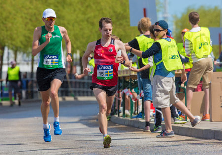 STOCKHOLM SWEDEN 4 JUNE 2016.  Stockholm marathon, a male athlete in the race. Anders Fransson.のeditorial素材