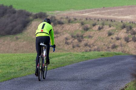 Lone cyclist in the Yorkshire Woldsの写真素材