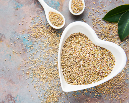 White quinoa seeds on a old concrete backgroundの写真素材