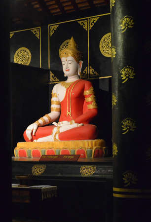 Buddha at Wat chedi Luangのeditorial素材