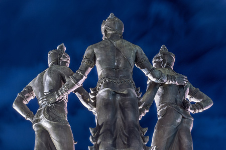 The Three Kings monument at the center of Chiang Mai city. Three Kings who are the founder of the city are King Mengrai, King Ramkamhaeng and King Ngam Muang, Chiangmai, Thailandのeditorial素材