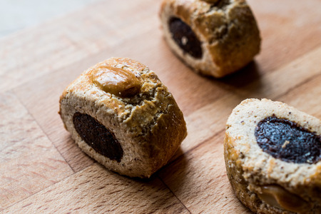 Mardin coregi / kulice with date fruit paste and almond. Traditional Bakery.の写真素材