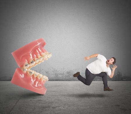 Man runs away for fear of dentist