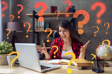 Girl is is Smartworking and works at home and has a lot of questions