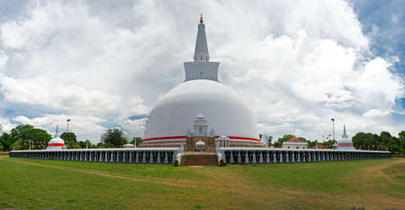Ruwanwelisaya Dagoba is a hemispherical structure containing relics of the Gothama Buddhaのeditorial素材