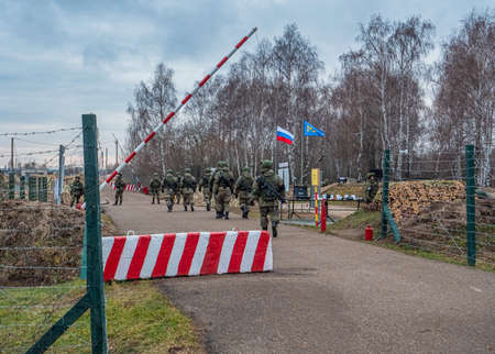 Kazan, Russia. 08 November 2021. Security Checkpoint of peacekeeping forces. Soldiers are leaving behind the barrierのeditorial素材
