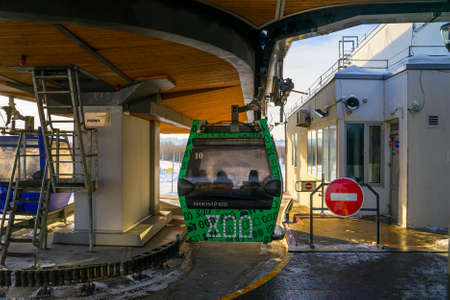 Nizhny Novgorod, Russia. January 03, 2022. Cableway between Nizhny Novgorod and Bor. The cable car cabin at the stationのeditorial素材