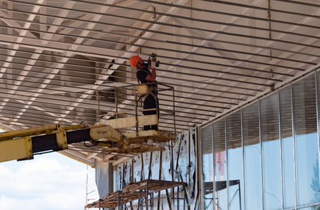Kazan, Russia. May 20, 2022. Mounting the ceiling structure. Construction of a new shopping mall. Tのeditorial素材