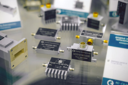 Low-noise, low-power wideband microwave amplifiersのeditorial素材