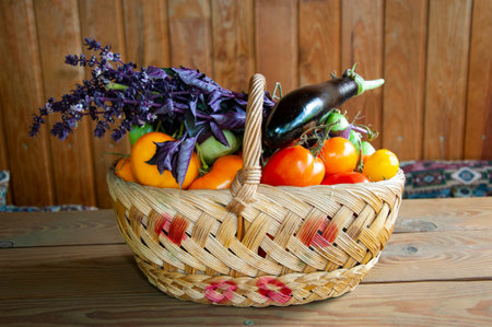 organic food. harvest of vegetable. eco farming and harvesting. summer or autumn farm crop. vegetable harvesting. fresh and organic healthy vegetables. gardening agriculture cultivation. natural food.の写真素材