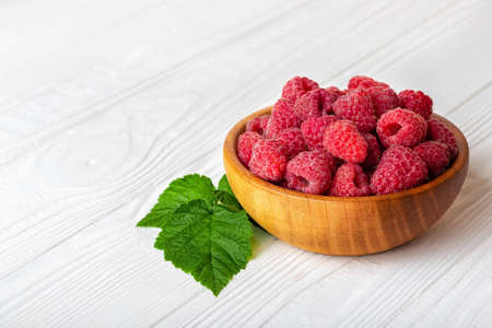 raspberries in bowl