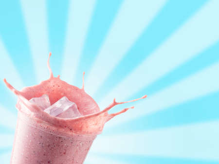 strawberry milkshake in glassの写真素材